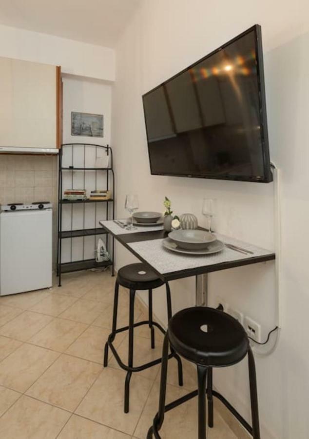 Central Studio! Fiber Wifi, Ac, Private, Self Check-In! Салоники Экстерьер фото